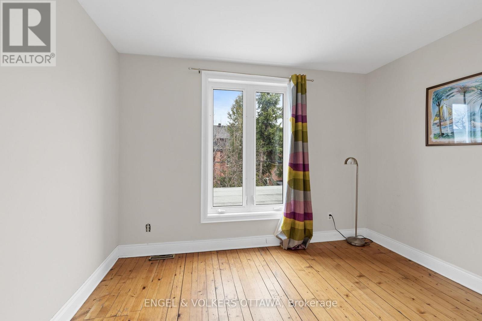 95 Goulburn Avenue, Ottawa, Ontario  K1N 8C9 - Photo 18 - X12181575
