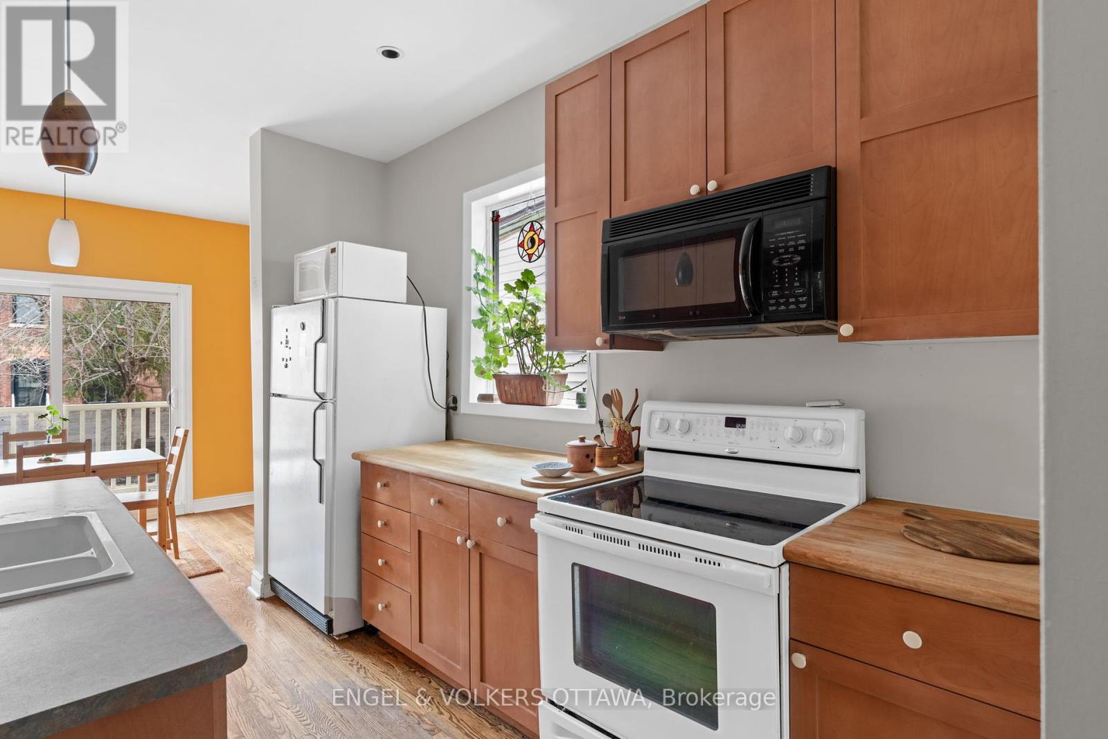 95 Goulburn Avenue, Ottawa, Ontario  K1N 8C9 - Photo 8 - X12181575