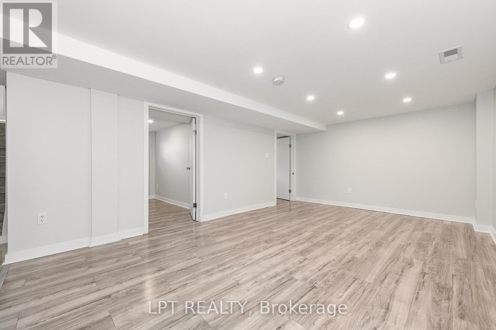 5 Attwood Crescent, Ottawa, Ontario  K2E 5B1 - Photo 27 - X12181600