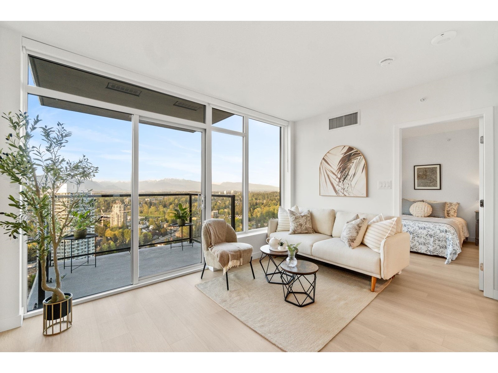 4004 13725 GEORGE JUNCTION, Surrey, British Columbia