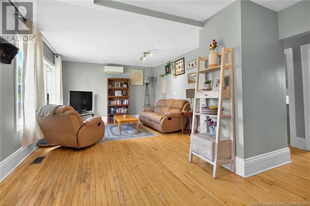 Property at 205 Downey Avenue image 5