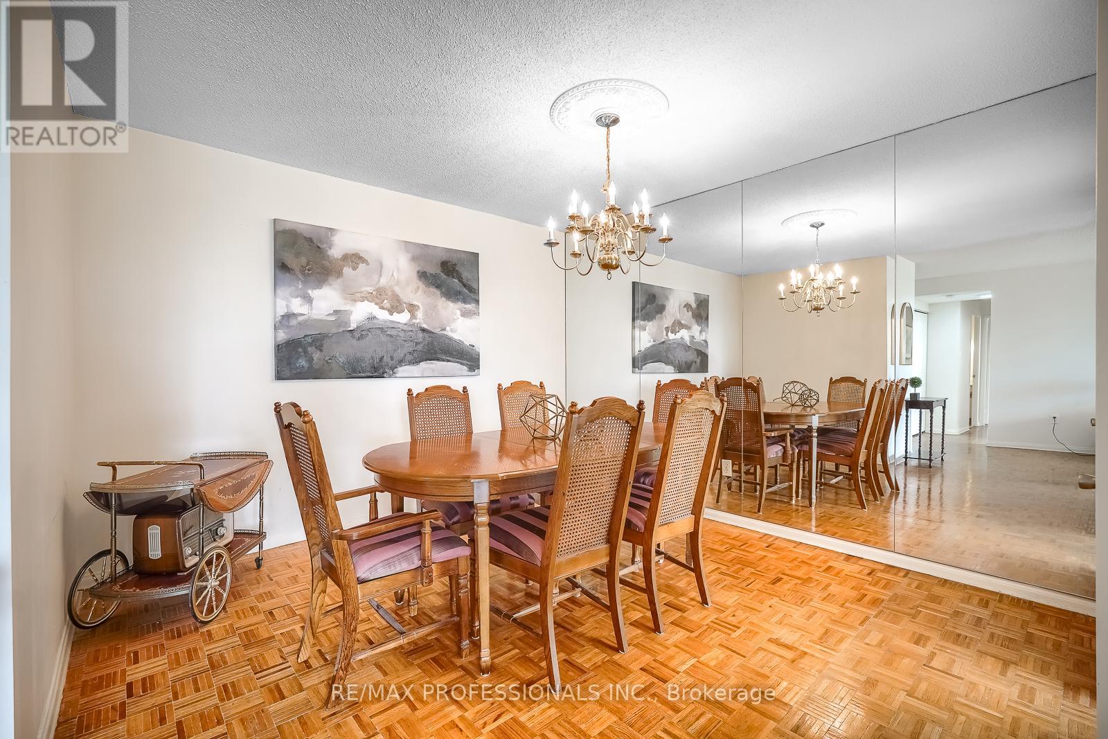 407 - 3000 Bathurst Street, Toronto (Englemount-Lawrence), Ontario  M6B 3B4 - Photo 6 - C12181386