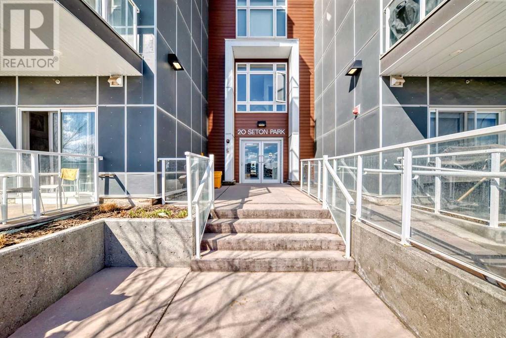 Property at 201, 20 Seton Park SE image 3