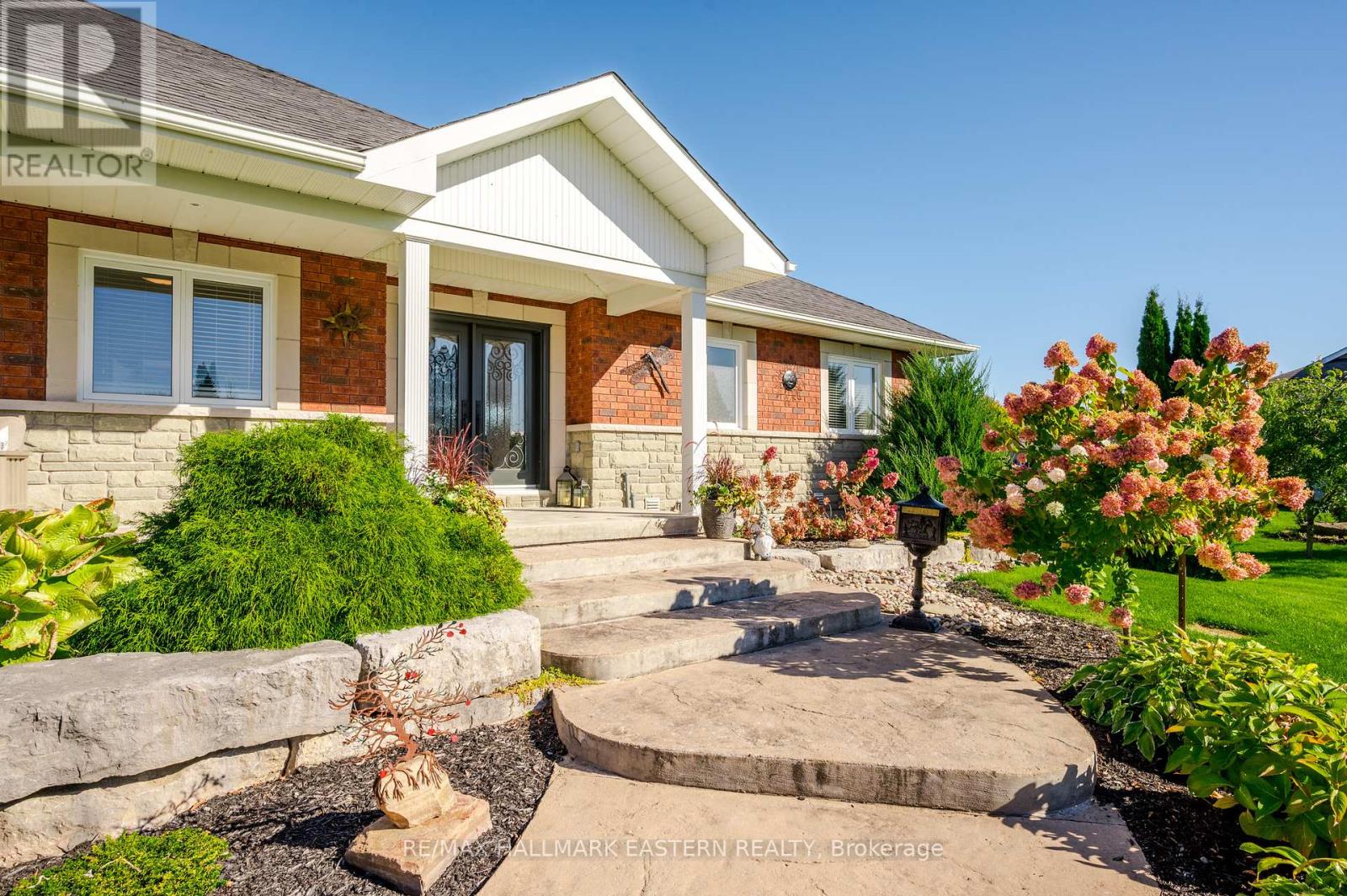 1265 Floods Drive, Selwyn, Ontario  K0L 1T0 - Photo 2 - X12181527