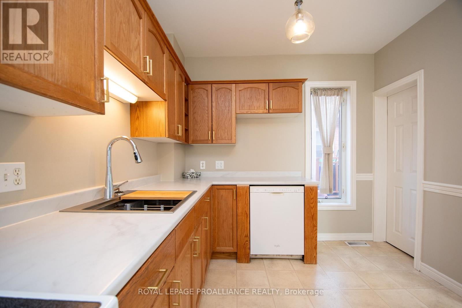 237 Prince Street, Peterborough Central (South), Ontario  K9J 2A6 - Photo 17 - X12181621