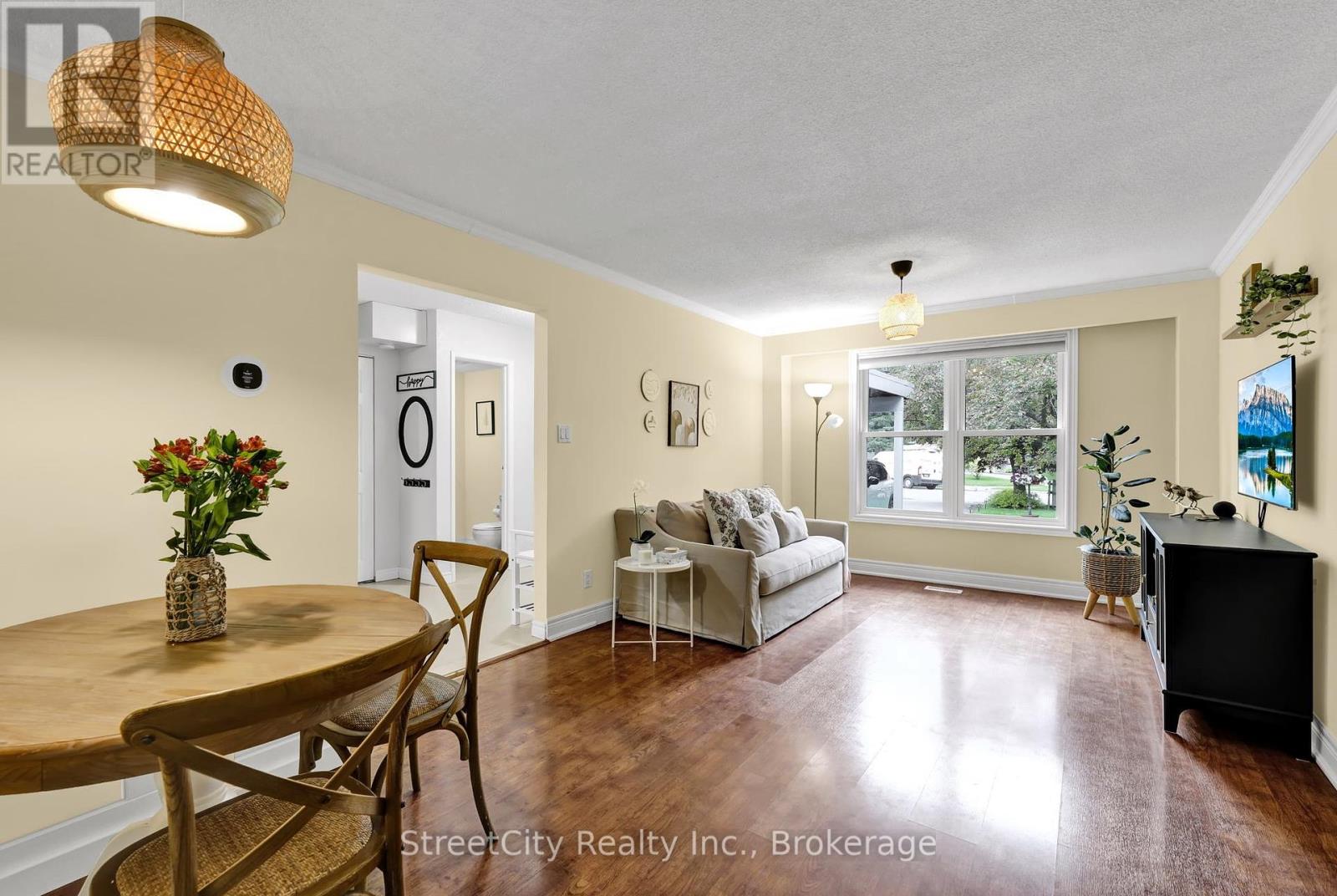35 Babb Crescent, Stratford, Ontario  N5A 6Z8 - Photo 5 - X12181605