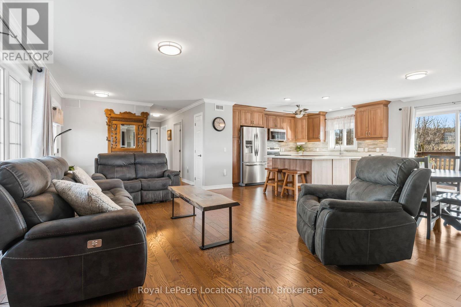 105 Inkerman Street, Grey Highlands, Ontario N0C 1E0 - Photo 9 - X12181643
