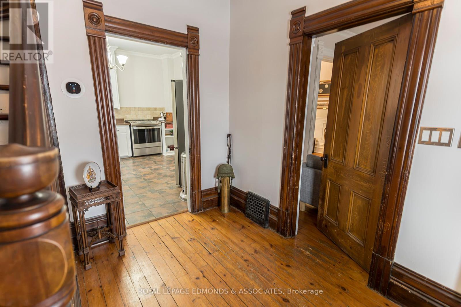 281 Trafalgar Road, Pembroke, Ontario  K8A 5A6 - Photo 14 - X12051459