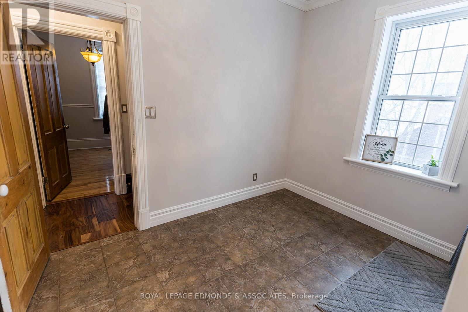 281 Trafalgar Road, Pembroke, Ontario  K8A 5A6 - Photo 26 - X12051459