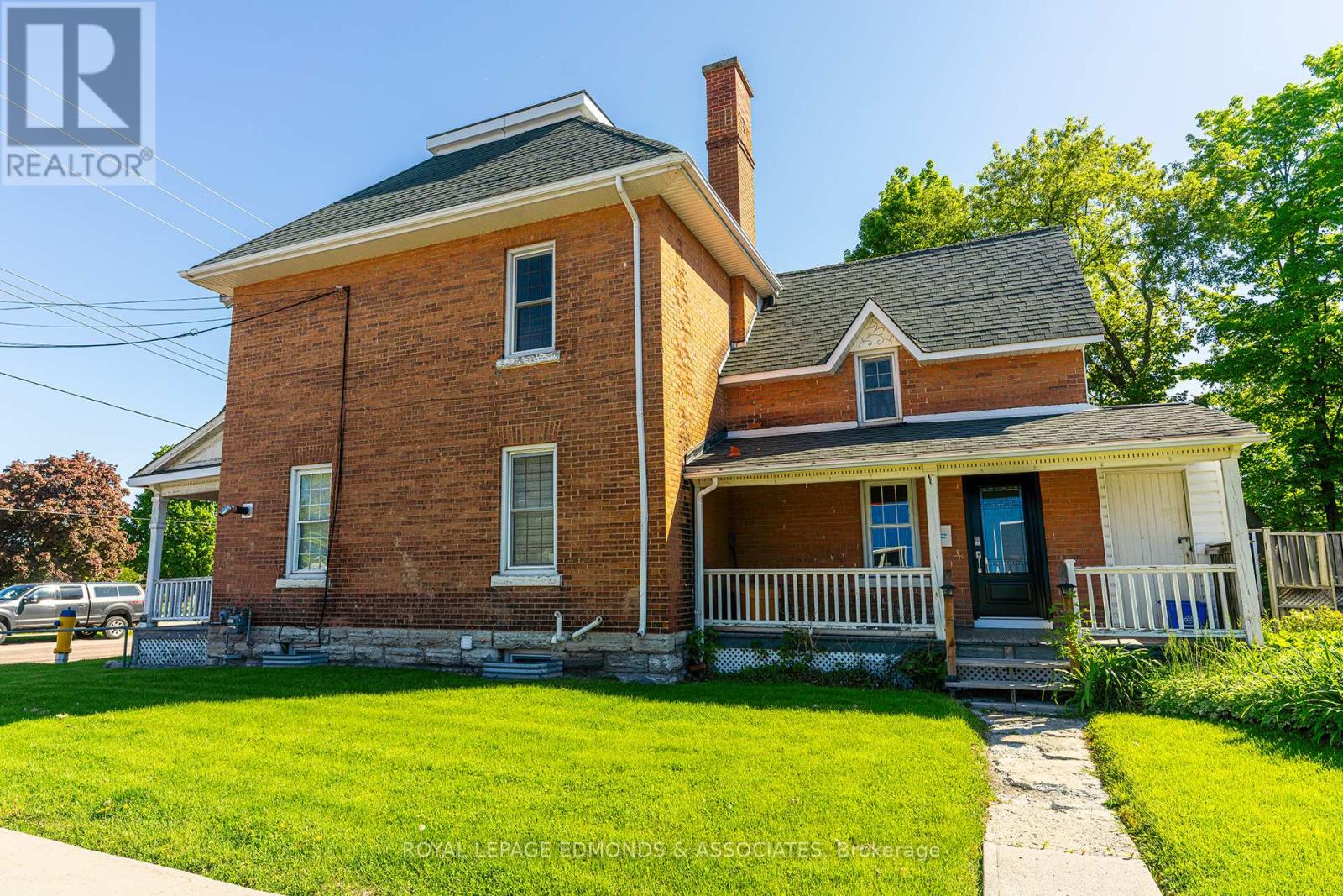 281 Trafalgar Road, Pembroke, Ontario  K8A 5A6 - Photo 3 - X12051459