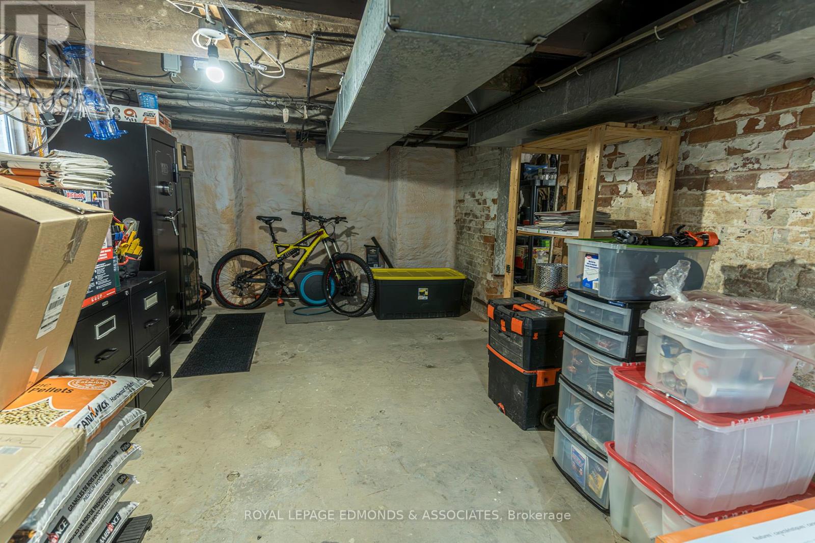 281 Trafalgar Road, Pembroke, Ontario  K8A 5A6 - Photo 36 - X12051459