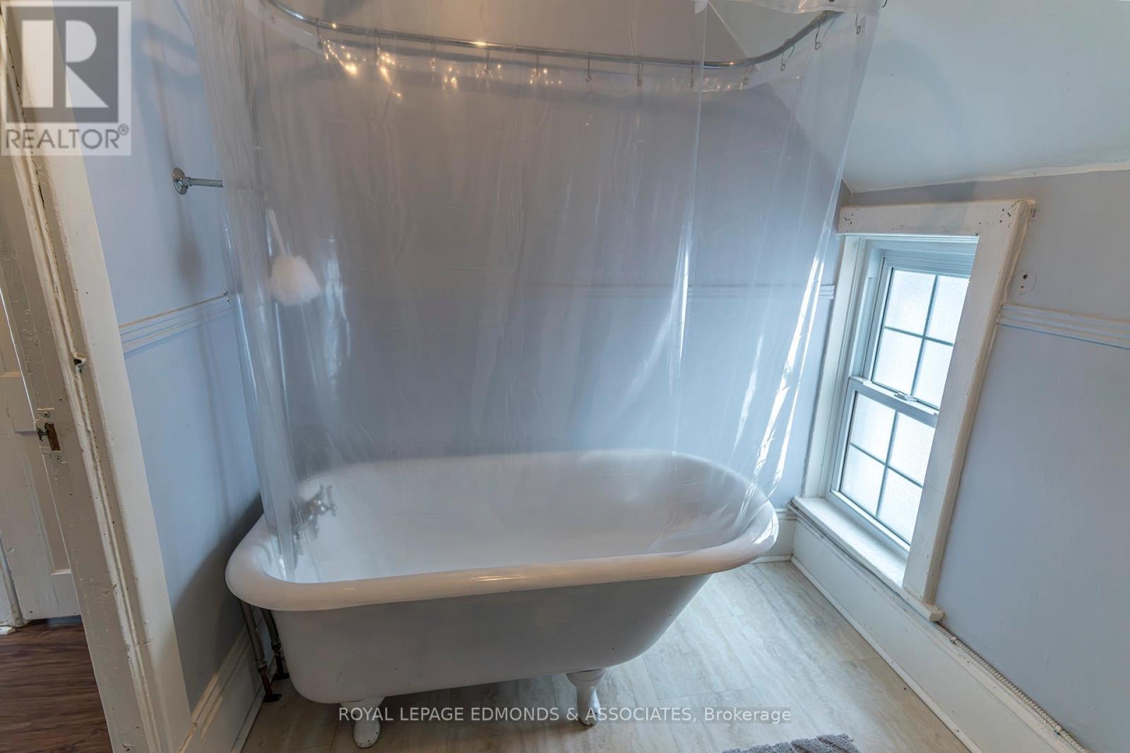 281 Trafalgar Road, Pembroke, Ontario  K8A 5A6 - Photo 46 - X12051459