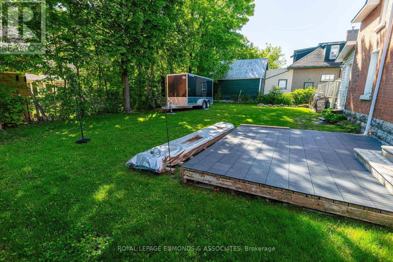 281 Trafalgar Road, Pembroke, Ontario  K8A 5A6 - Photo 6 - X12051459