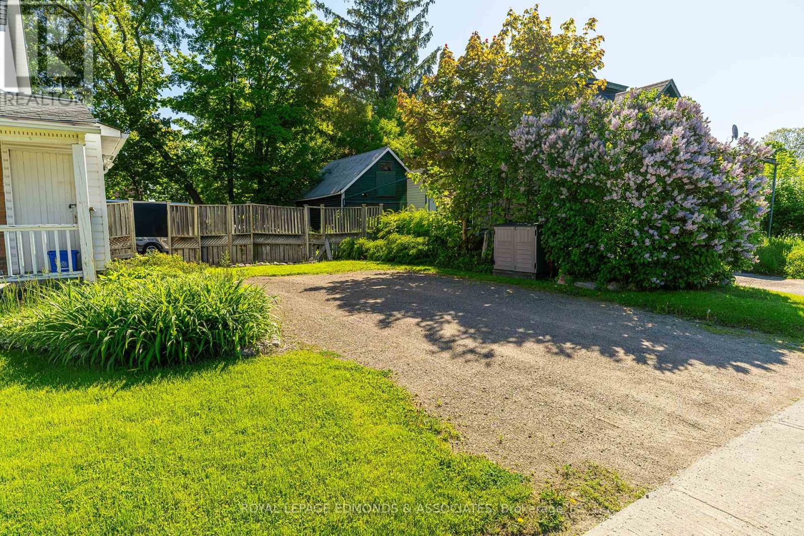 281 Trafalgar Road, Pembroke, Ontario  K8A 5A6 - Photo 8 - X12051459