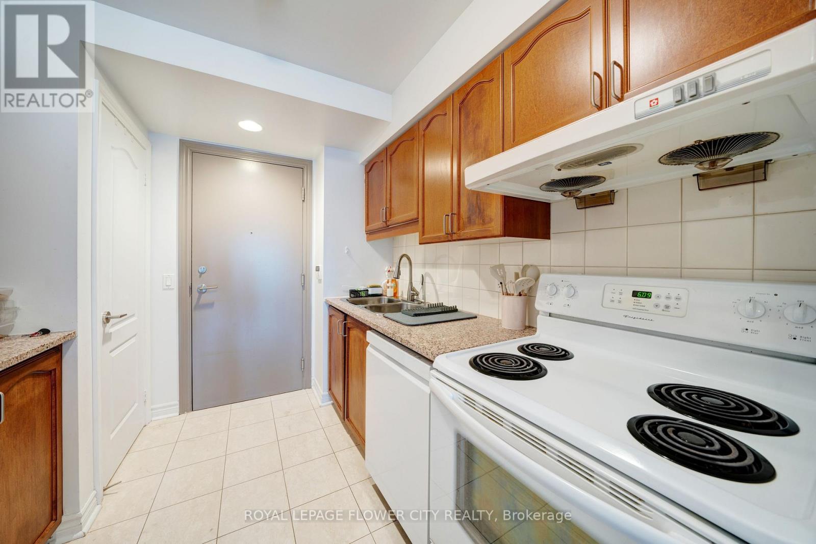 306 - 60 Town Centre Court, Toronto, Ontario  M1P 0B1 - Photo 11 - E12181373