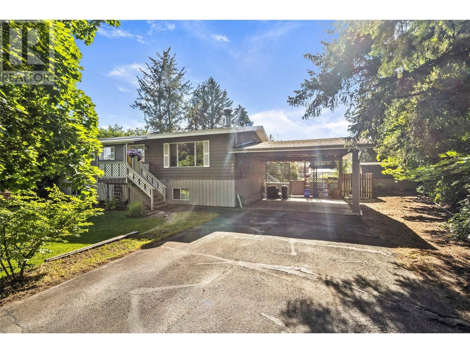 880 28th Street Se, Salmon Arm, British Columbia  V1E 2H3 - Photo 4 - 10331975