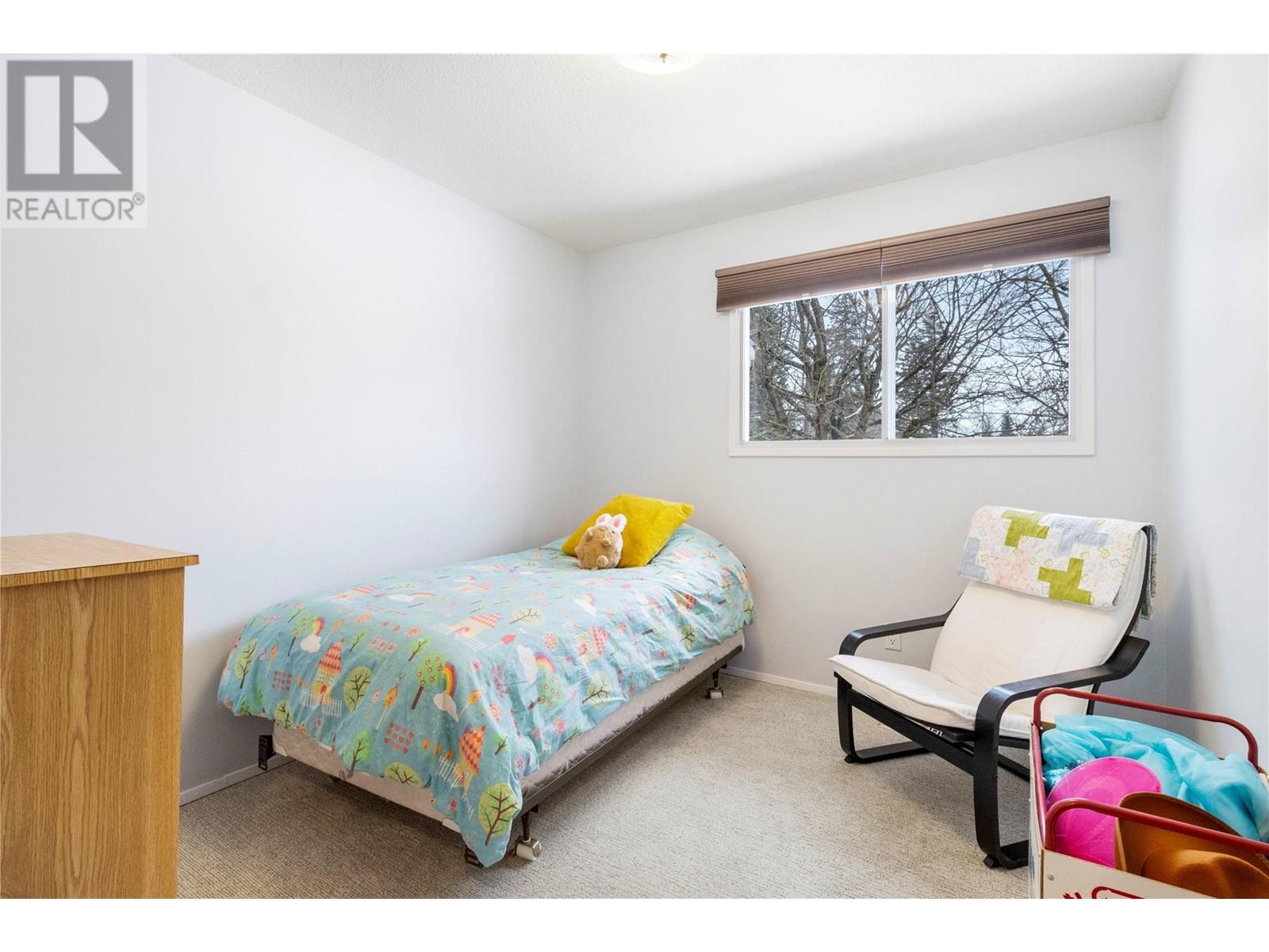 880 28th Street Se, Salmon Arm, British Columbia  V1E 2H3 - Photo 27 - 10331975