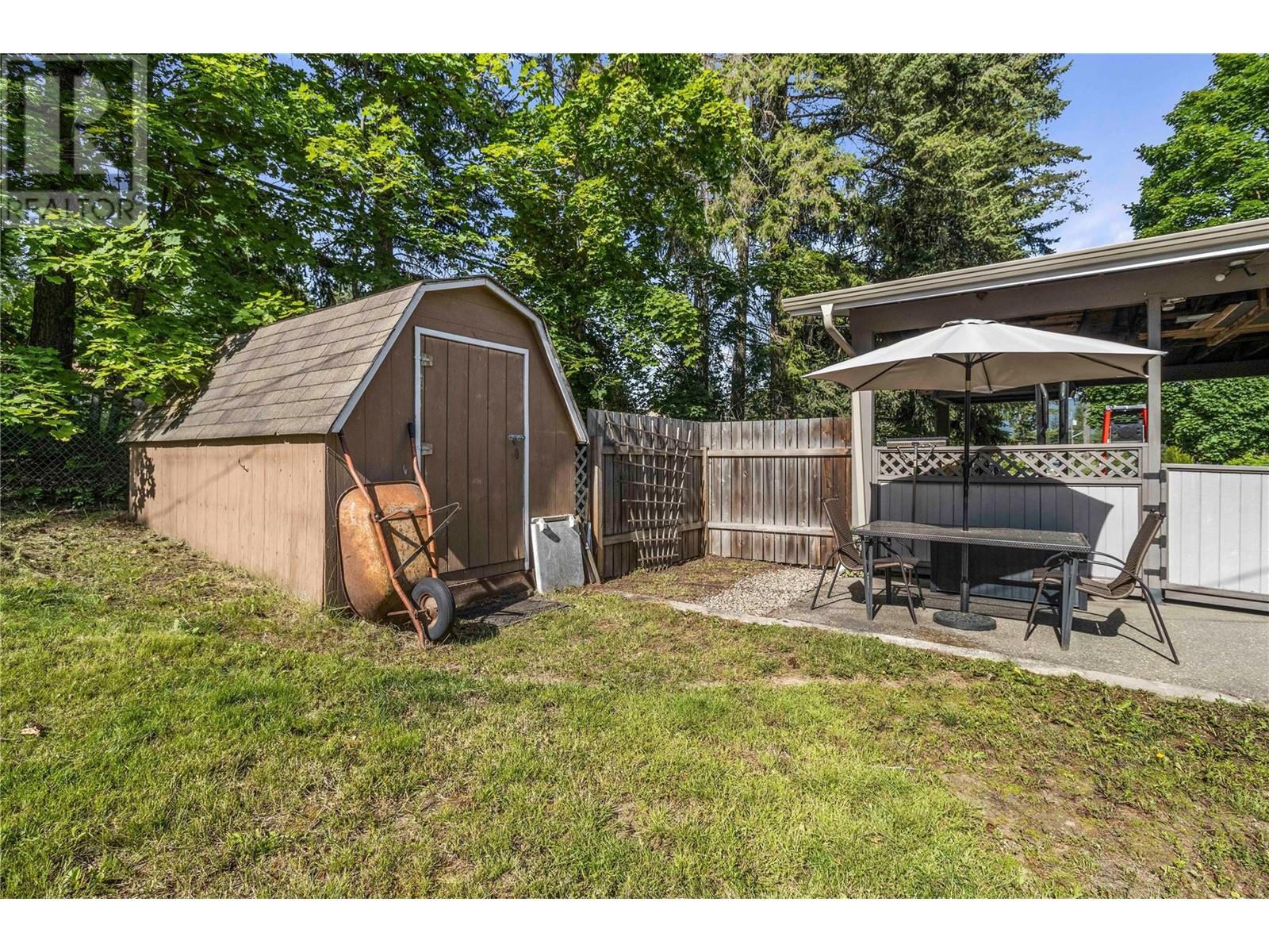 880 28th Street SE, Salmon Arm, BC V1E2H3