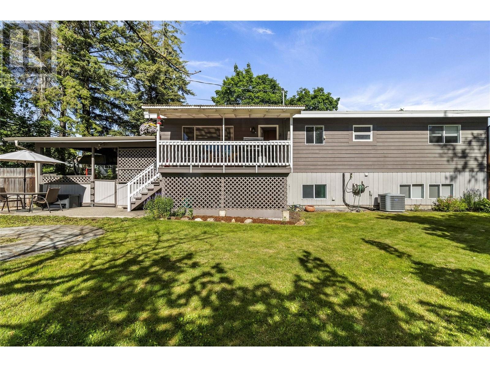 880 28th Street Se, Salmon Arm, British Columbia  V1E 2H3 - Photo 21 - 10331975