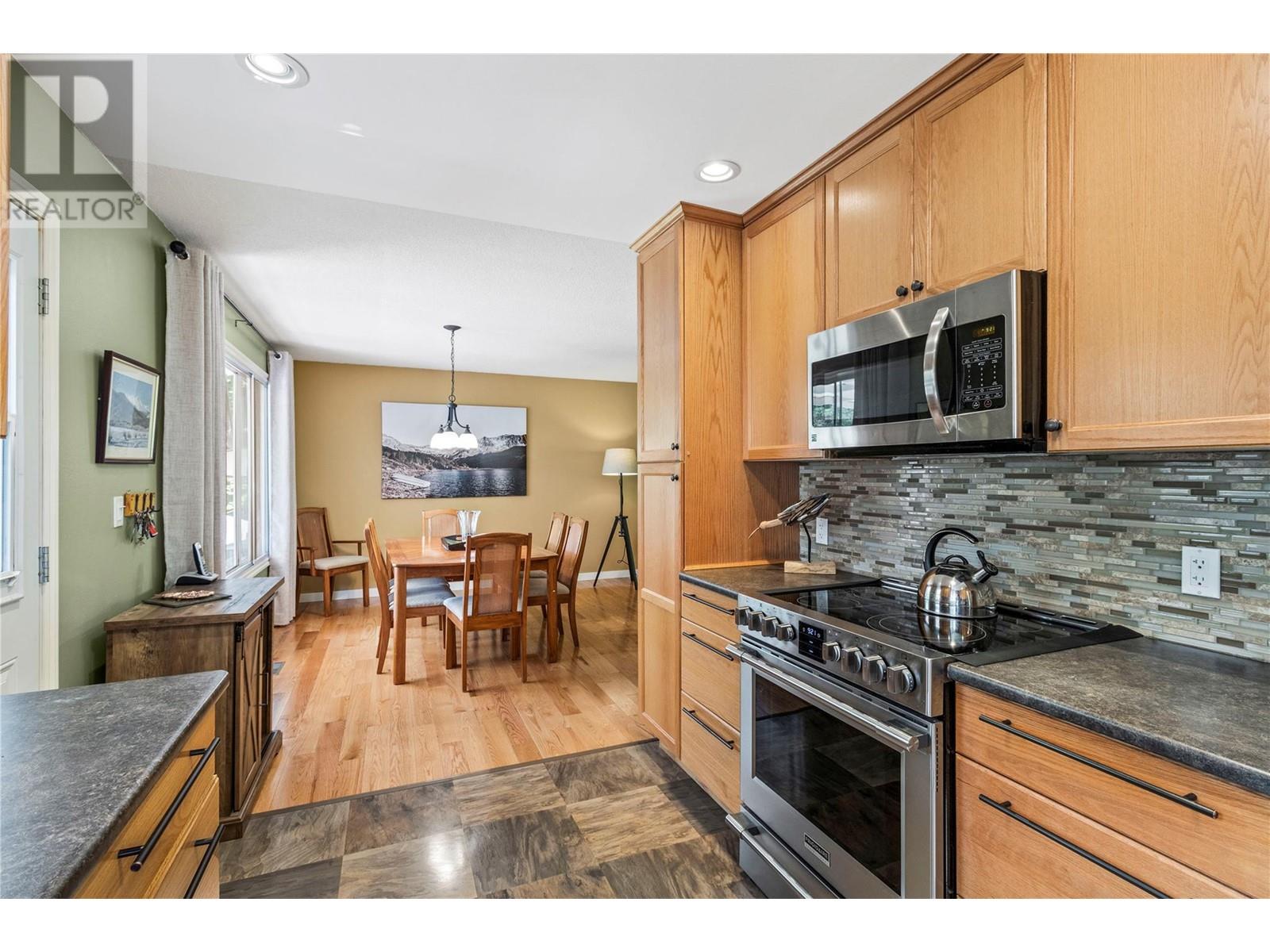 880 28th Street Se, Salmon Arm, British Columbia  V1E 2H3 - Photo 8 - 10331975