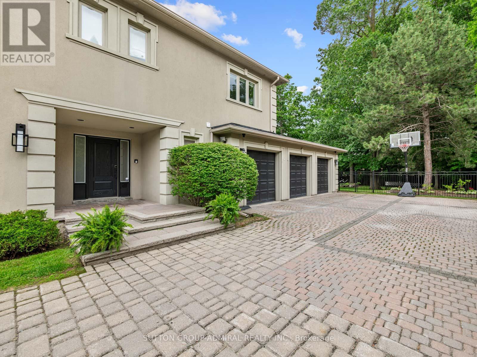50 Renaissance Court, Vaughan, Ontario  L4J 7W4 - Photo 2 - N12181370