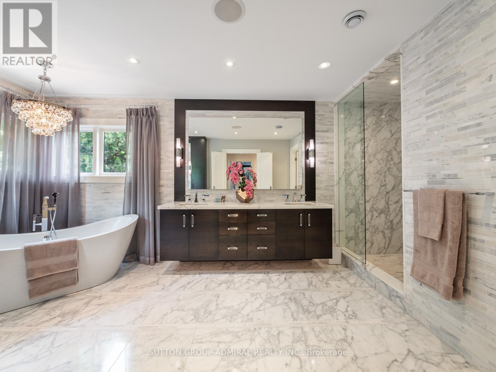 50 Renaissance Court, Vaughan, Ontario  L4J 7W4 - Photo 22 - N12181370