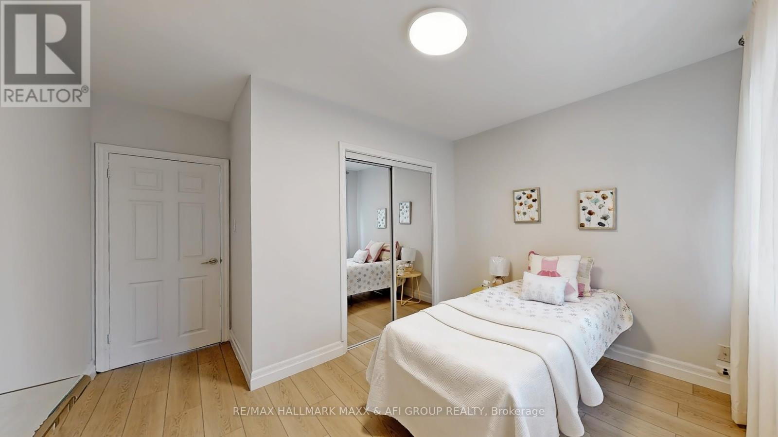 319 Taylor Mills Drive N, Richmond Hill, Ontario  L4C 2T8 - Photo 16 - N12181460