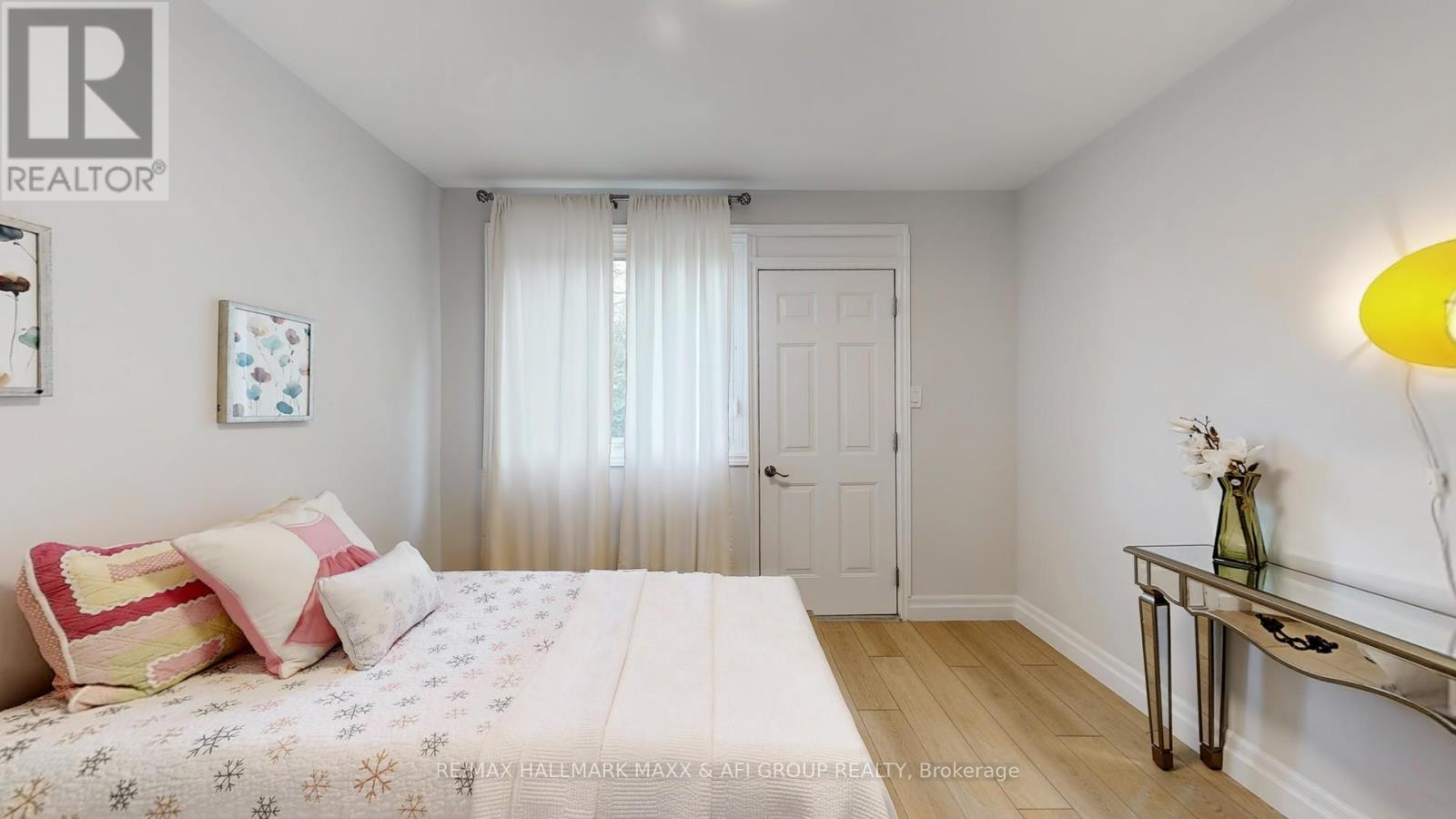 319 Taylor Mills Drive N, Richmond Hill, Ontario  L4C 2T8 - Photo 17 - N12181460