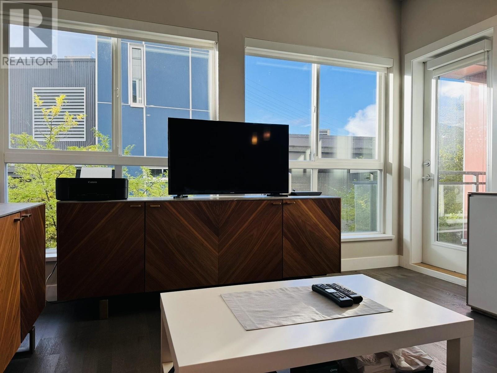 Listing Picture 10 of 40 : 206 10033 RIVER DRIVE, Richmond / 烈治文 - 魯藝地產 Yvonne Lu Group - MLS Medallion Club Member