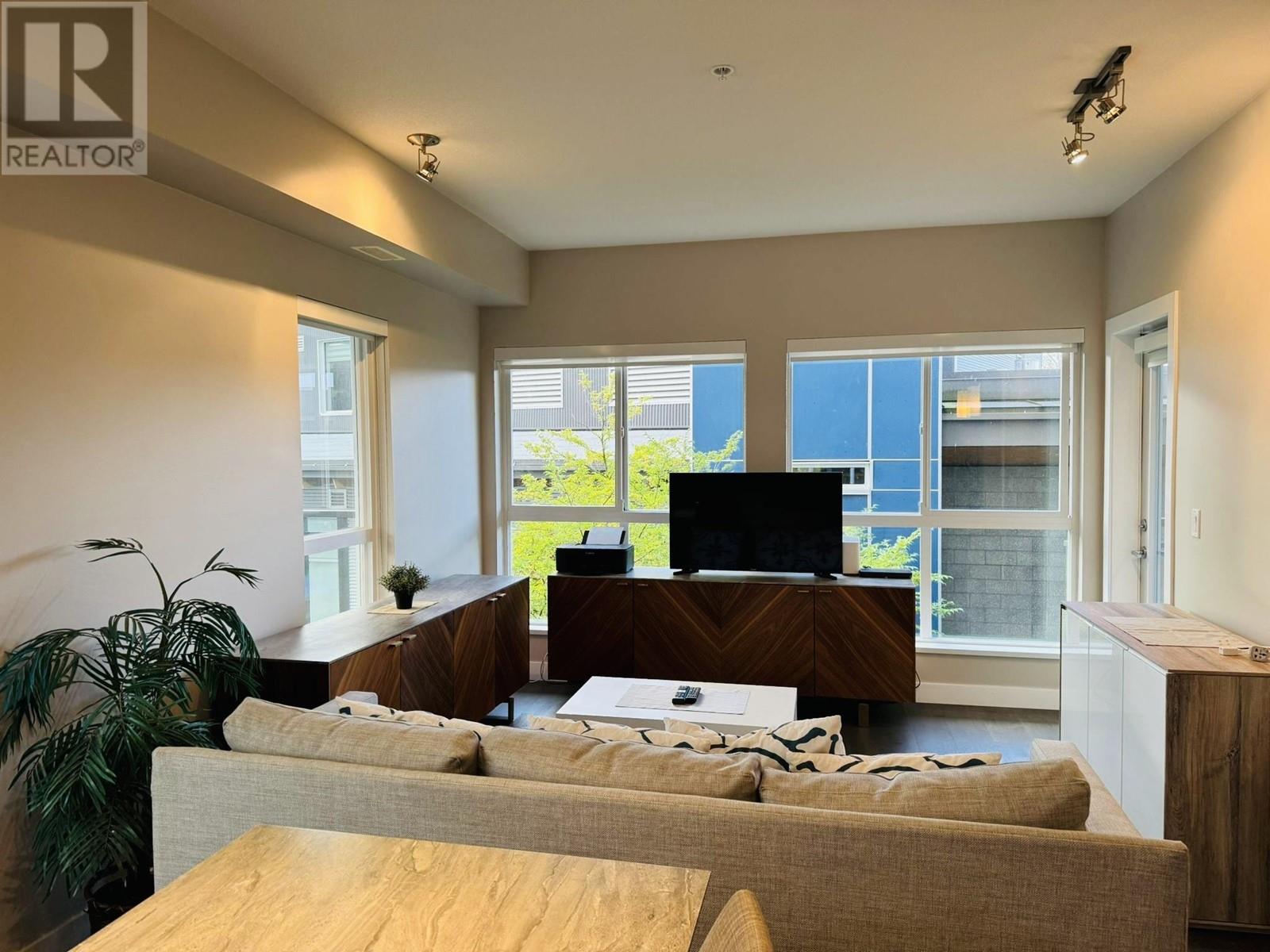 Listing Picture 9 of 40 : 206 10033 RIVER DRIVE, Richmond / 烈治文 - 魯藝地產 Yvonne Lu Group - MLS Medallion Club Member