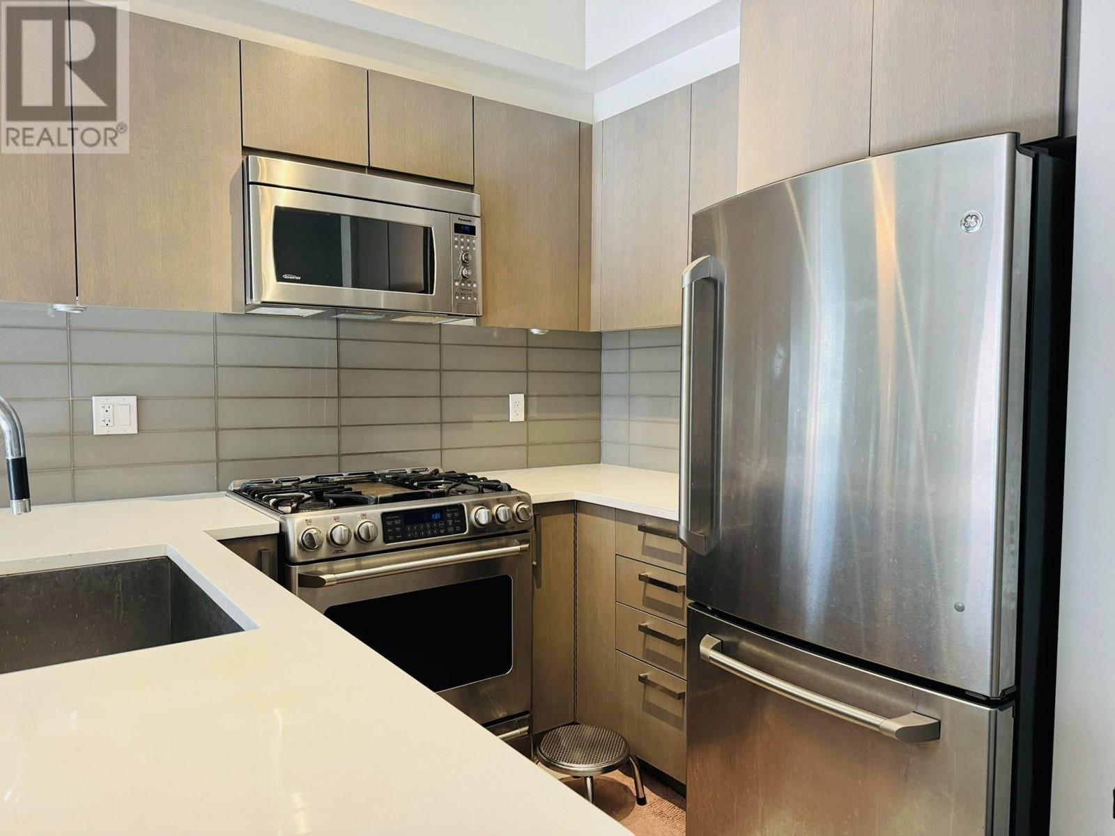 Listing Picture 12 of 40 : 206 10033 RIVER DRIVE, Richmond / 烈治文 - 魯藝地產 Yvonne Lu Group - MLS Medallion Club Member