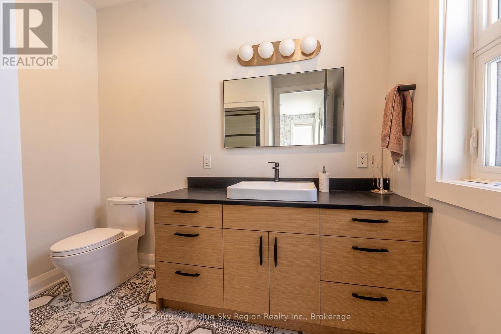 460 Surrey Drive, North Bay, Ontario  P1C 1E5 - Photo 41 - X12181666