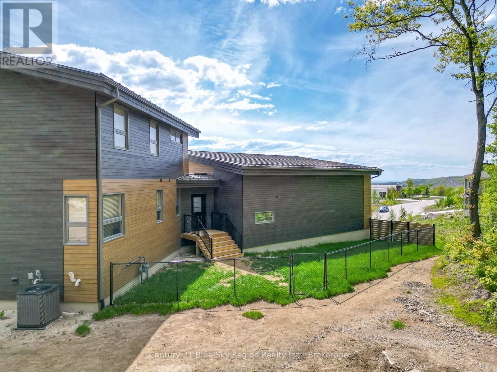 460 Surrey Drive, North Bay, Ontario  P1C 1E5 - Photo 7 - X12181666