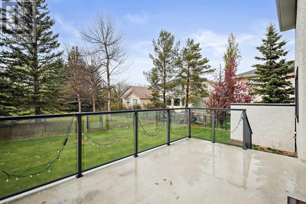 Property at 26 Hamptons Grove NW image 3