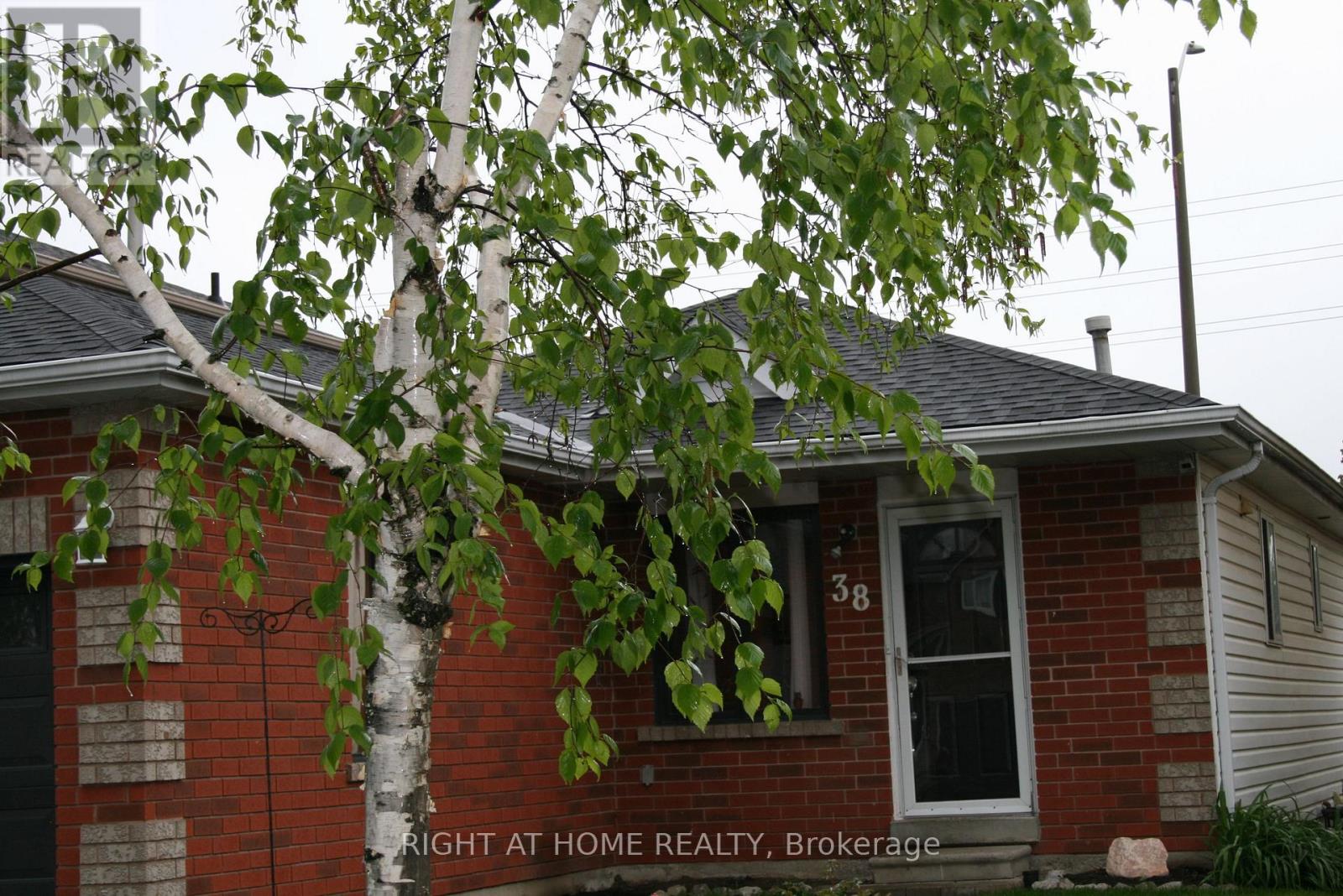 38 Garibaldi Drive, Barrie (Holly), Ontario  L4N 8C3 - Photo 1 - S12181385