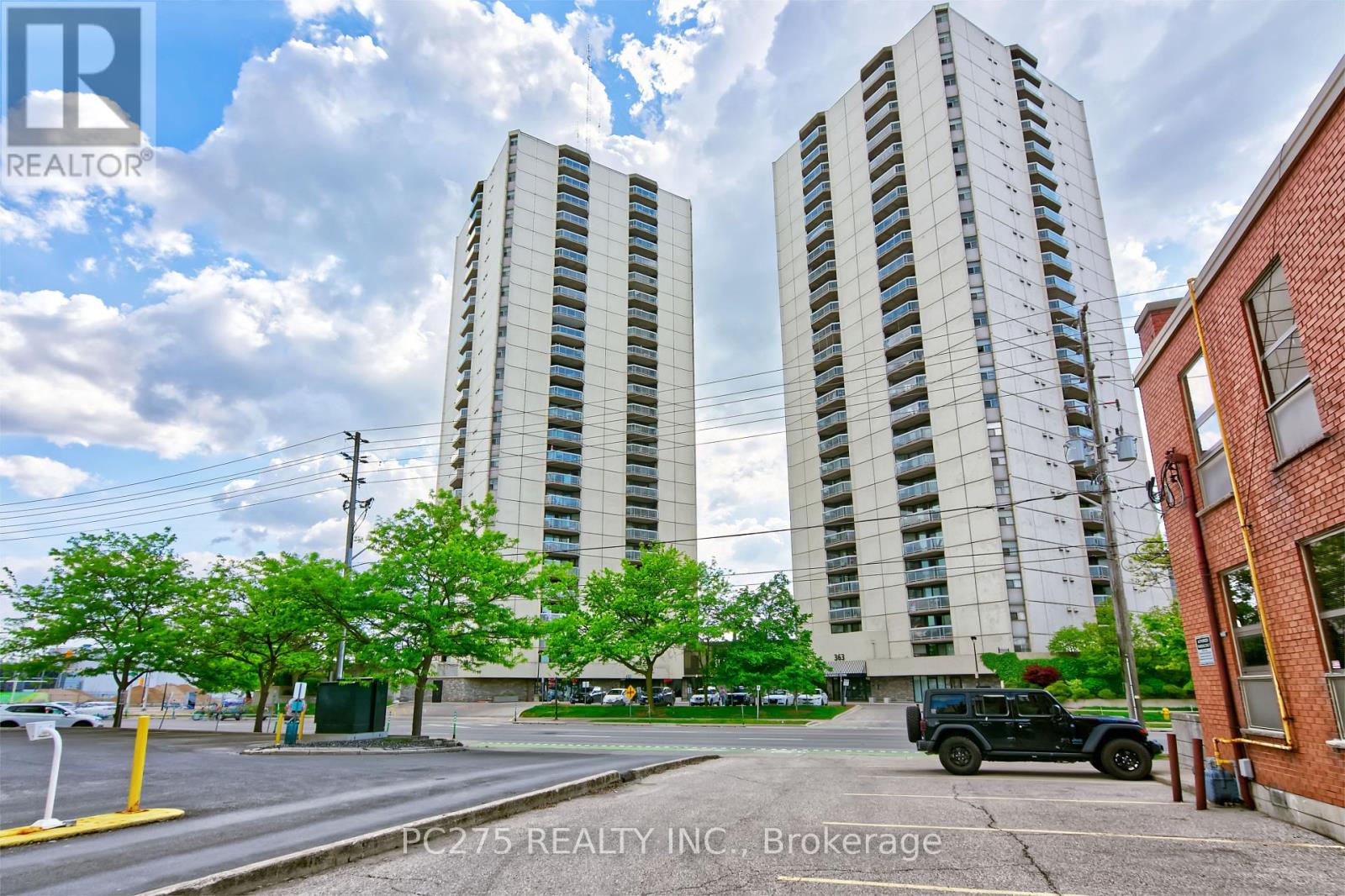 Photo 2 of 24 for 2305 - 323 Colborne Street