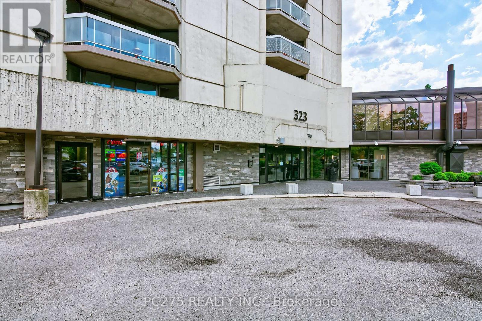 Photo 3 of 24 for 2305 - 323 Colborne Street