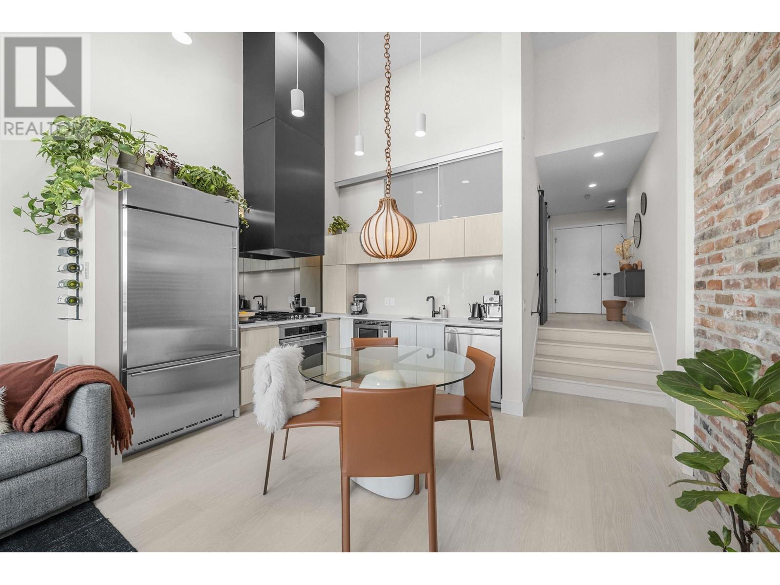 422 300 SALTER STREET, New Westminster, British Columbia