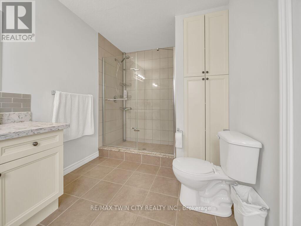 46 Woodbine Avenue, Kitchener, Ontario  N2R 1V1 - Photo 28 - X12107775