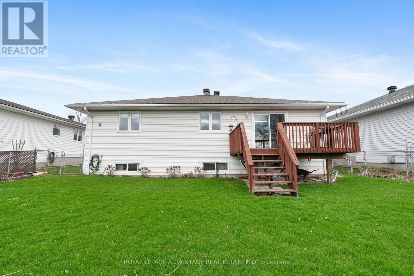 264 Glenwood Crescent, Smiths Falls, Ontario  K7A 5L1 - Photo 32 - X12101143