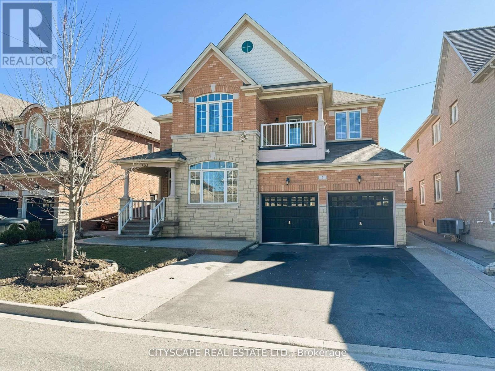 7 Attraction Drive, Brampton, Ontario  L6Y 2Z8 - Photo 1 - W11919996