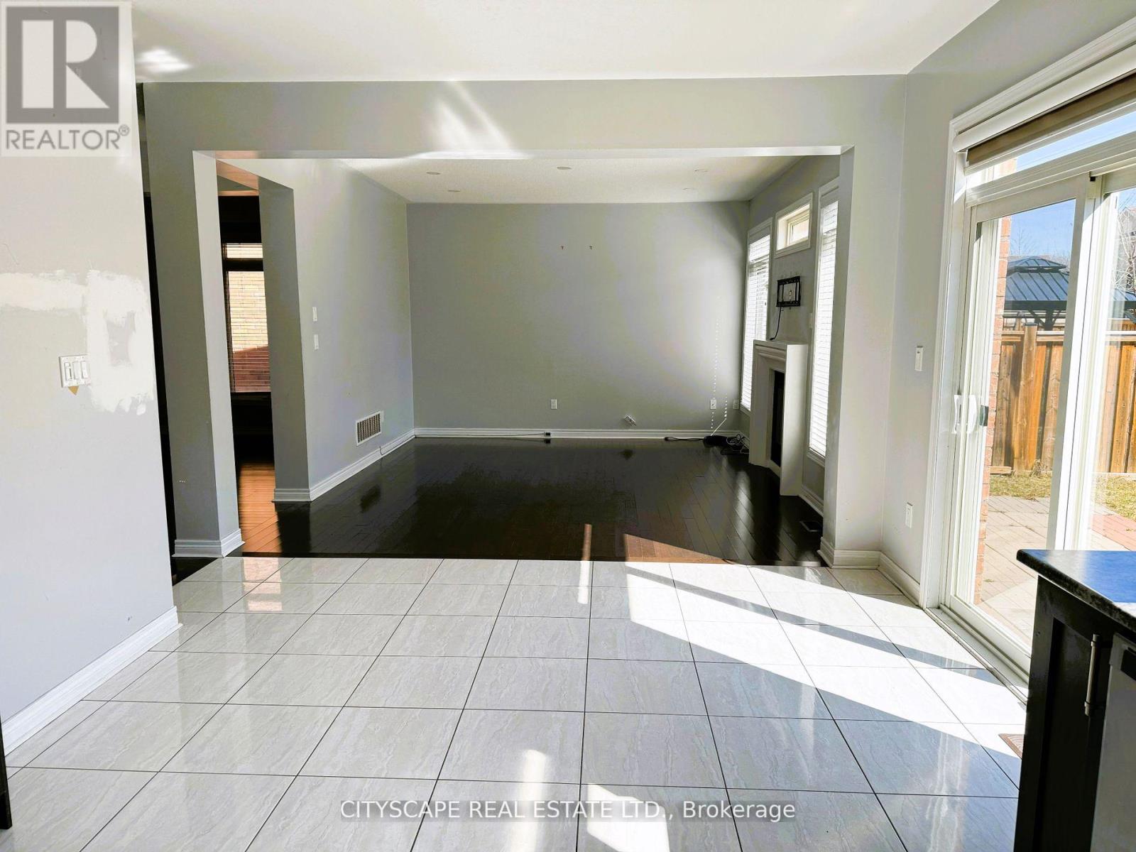 7 Attraction Drive, Brampton, Ontario  L6Y 2Z8 - Photo 10 - W11919996
