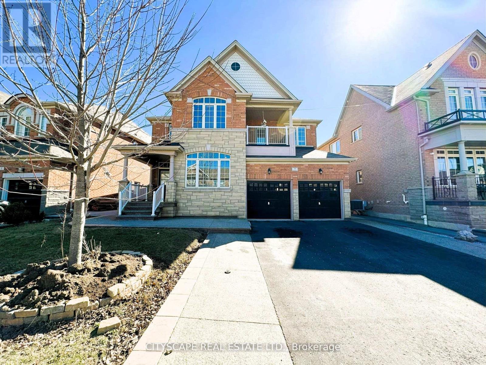 7 Attraction Drive, Brampton, Ontario  L6Y 2Z8 - Photo 3 - W11919996