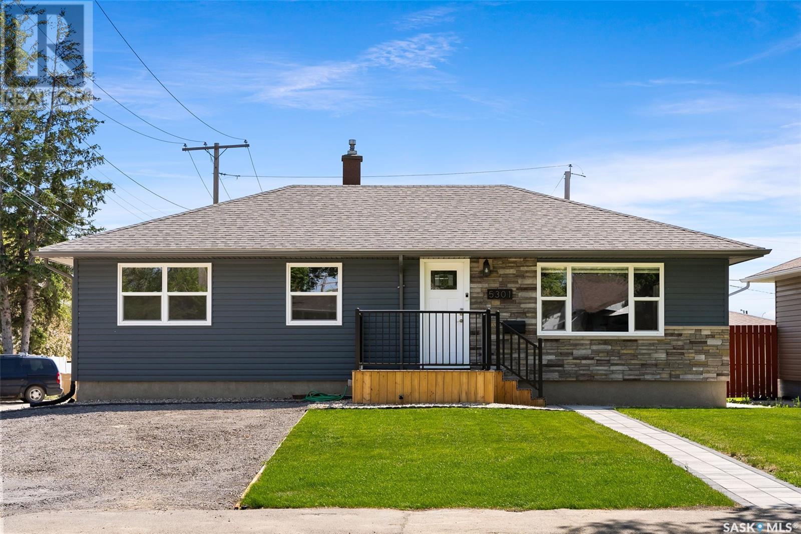 5301 3rd Avenue, Regina, Saskatchewan  S4T 0G3 - Photo 2 - SK007525