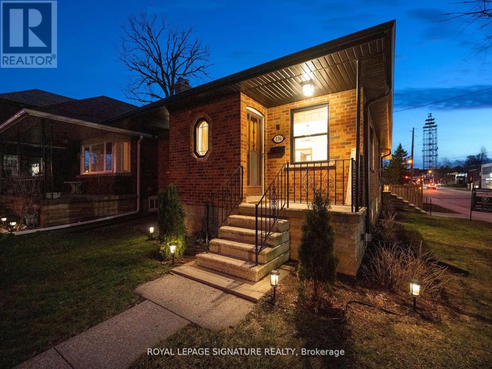 136 Schell Avenue, Toronto, Ontario  M6E 2T1 - Photo 10 - W12181367
