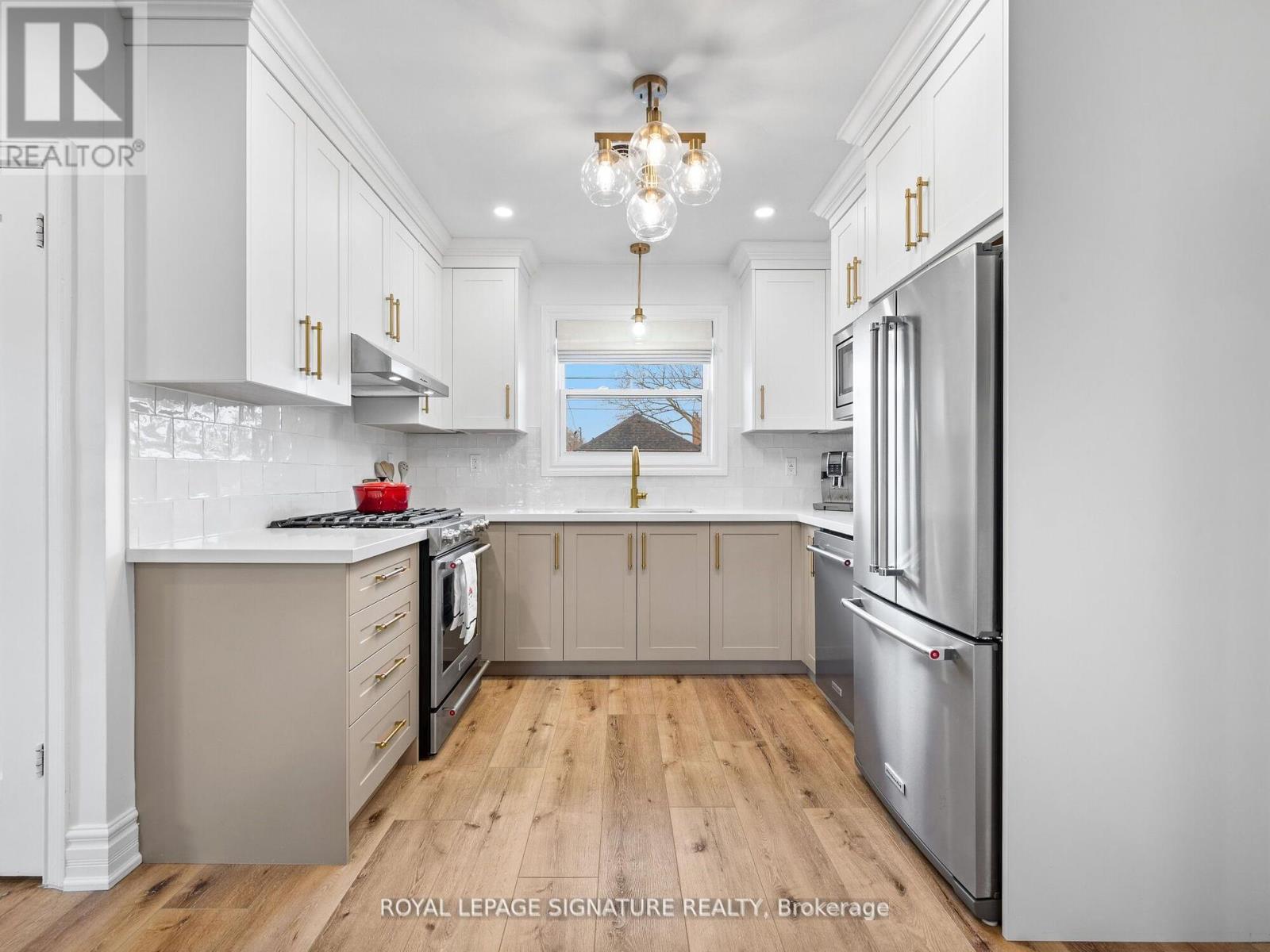 136 Schell Avenue, Toronto (Briar Hill-Belgravia), Ontario  M6E 2T1 - Photo 20 - W12181367
