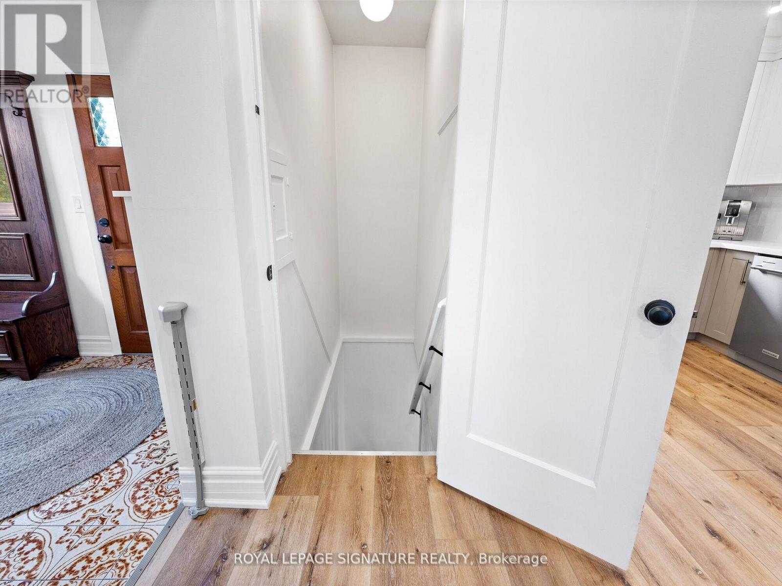 136 Schell Avenue, Toronto, Ontario  M6E 2T1 - Photo 36 - W12181367