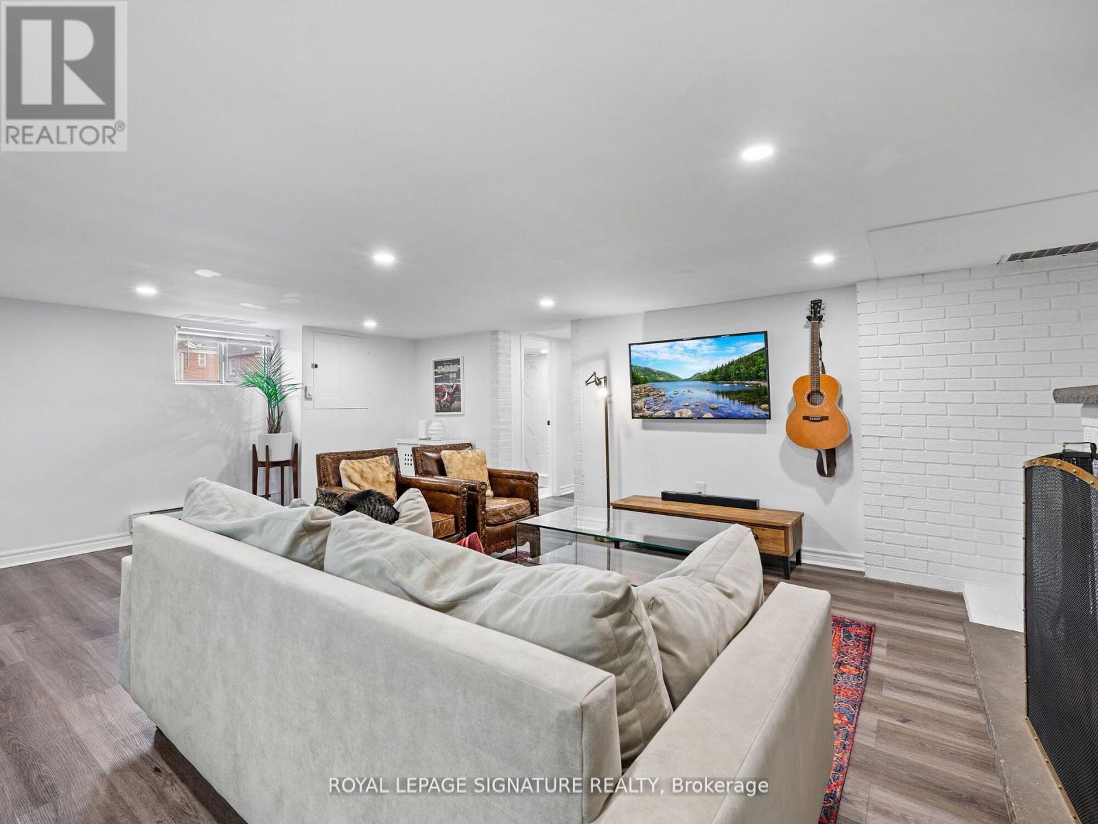 136 Schell Avenue, Toronto, Ontario  M6E 2T1 - Photo 38 - W12181367