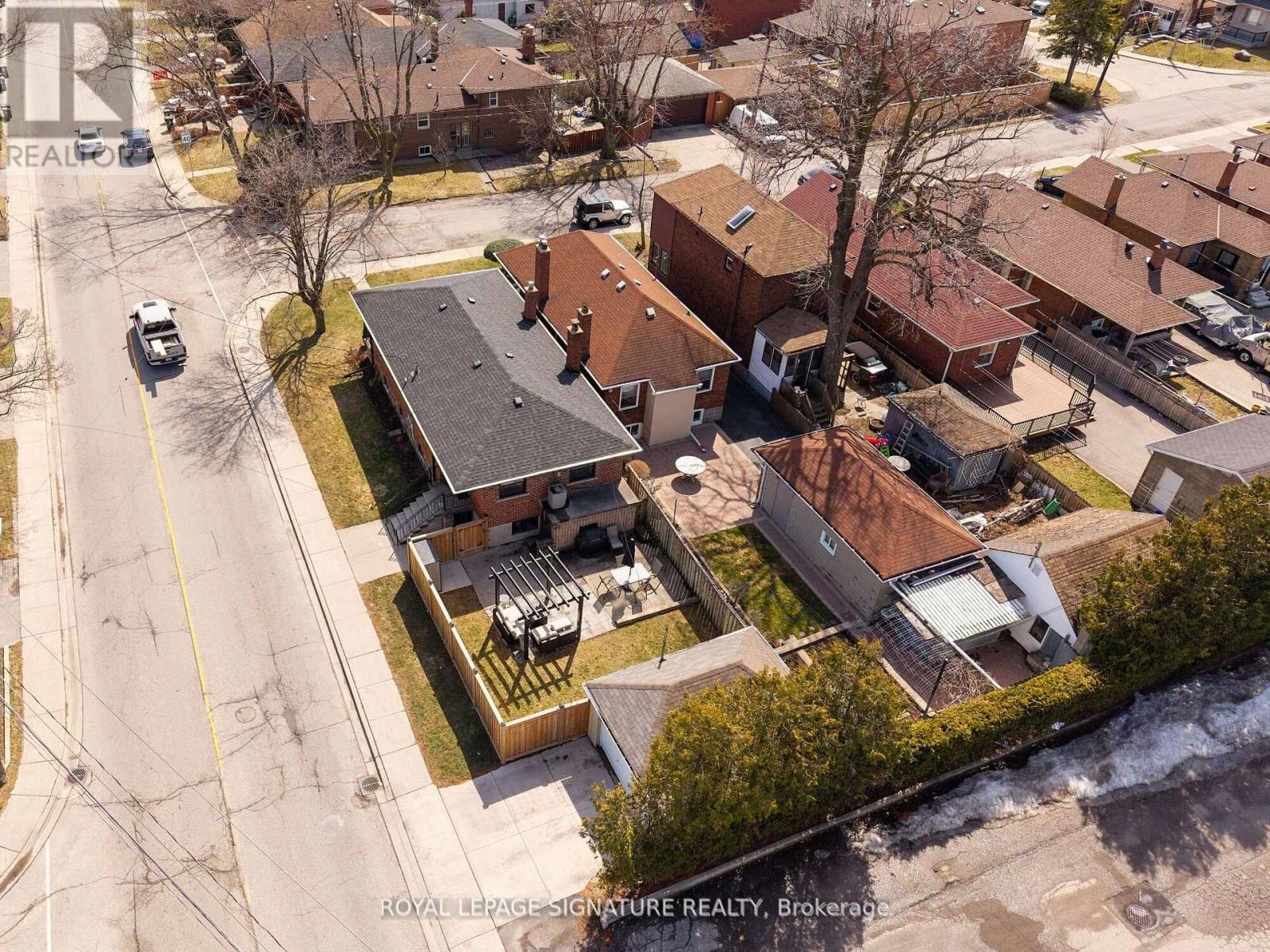 136 Schell Avenue, Toronto, Ontario  M6E 2T1 - Photo 48 - W12181367