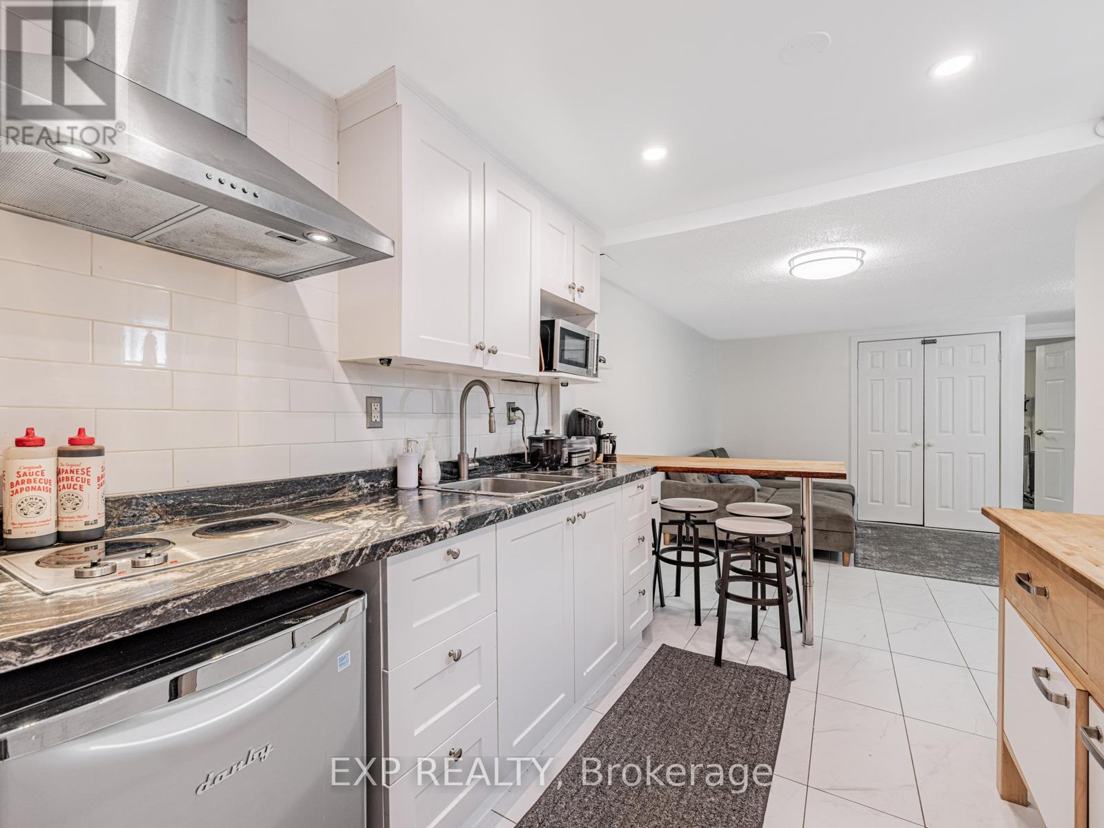 230 Campbell Avenue, Toronto (Dovercourt-Wallace Emerson-Junction), Ontario  M6P 3V4 - Photo 26 - W12181388